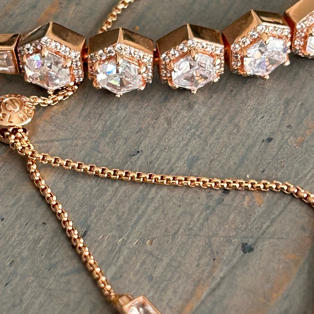 Stunning Henri Bendel bracelet☀️ - Picture 7 of 8